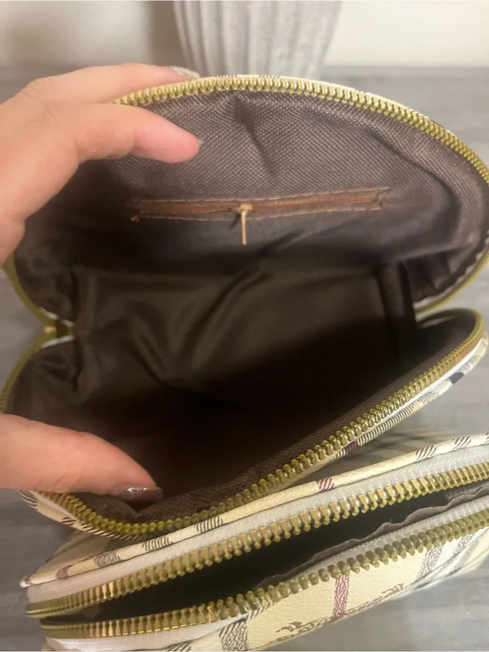 Checked Cream Zip Cosmetic Pouch